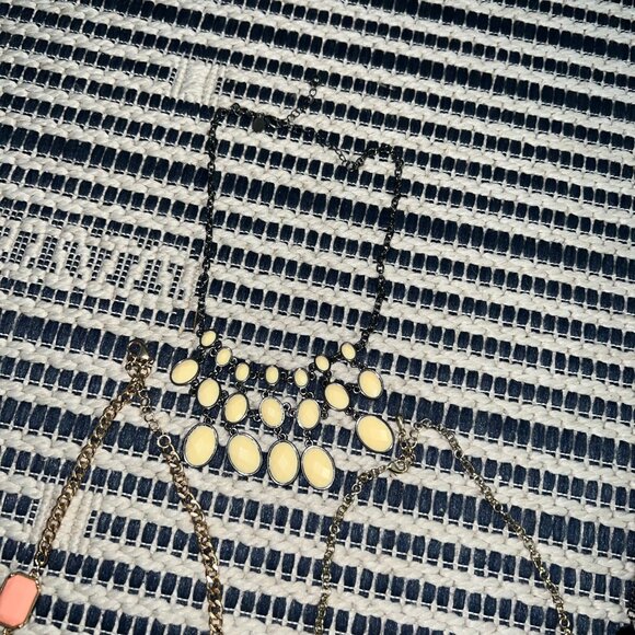 Assorted Chunky Statement Necklaces Lots of 4 Necklaces - Picture 5 of 5